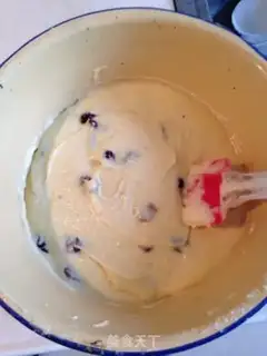 Make The cranberry marfin cake step 12