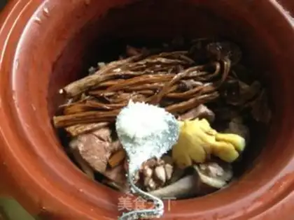 Make Tea mushrooms and pigeons step 8