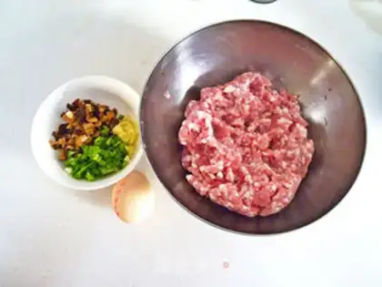 Make Frozen noodles and meat step 1
