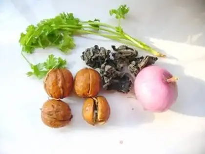 Make Onion walnut chorus step 0