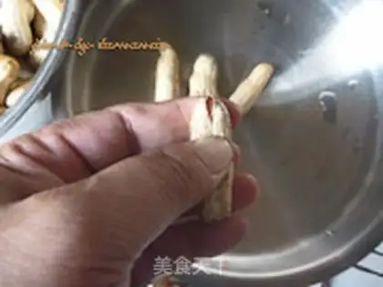 Make Salt-water peanuts step 1