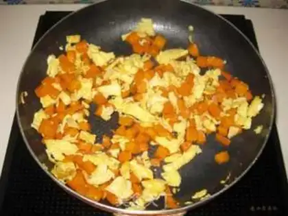 Make Carrot egg fried rice step 6