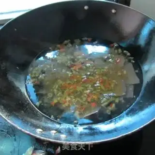 Make Sour bean bean blood soup step 6