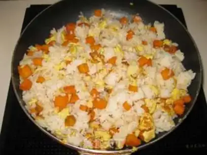Make Carrot egg fried rice step 8