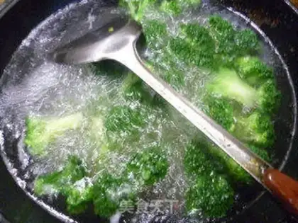 Make Scorched broccoli step 2