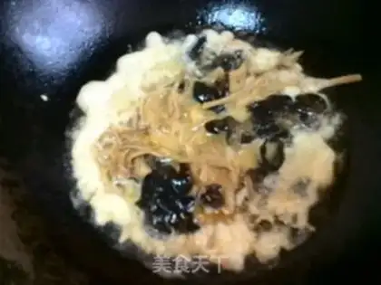Make Scrambled eggs step 4