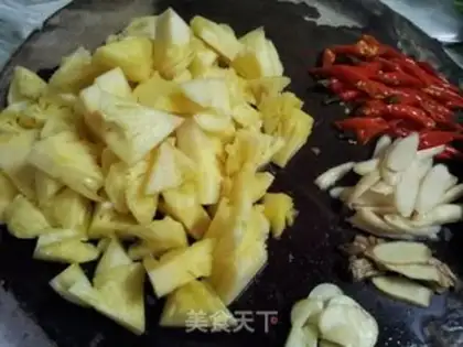 Make Pineapple duck step 1