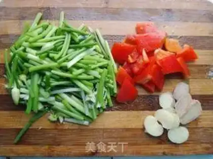 Make ♪ Wild pickles come back to the pot ♪ step 2