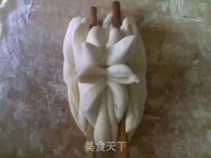 Make Lotus roll step 13