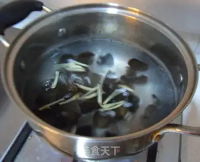Make Spicy egg soup step 1