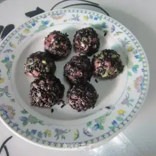 Make Black riceballs step 5