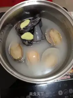 Make Coconut juice for abalone chicken step 1