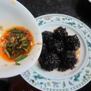 Make Black riceballs step 9