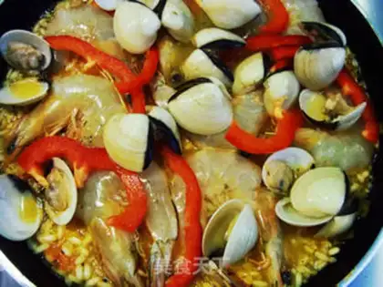 Make Spanish seafood step 16