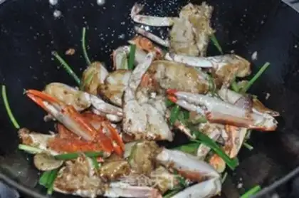 Make Crabs with ginger step 9