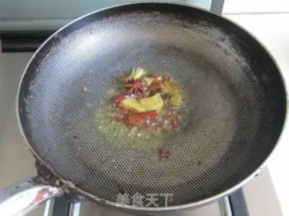 Make Chicken with chestnuts in the private room step 3