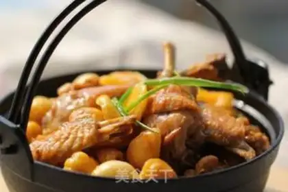 Make Chicken with chestnuts in the private room step 11