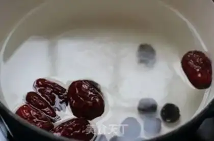 Make Silver ear bone soup step 3