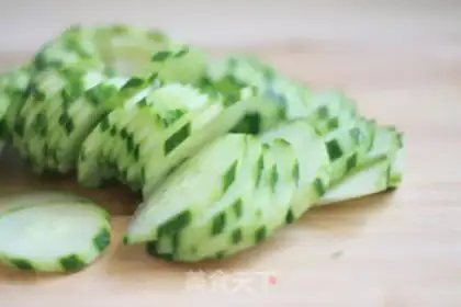 Make Cucumber ham and sausage step 1