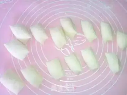 Make Biscuit cabbage bun step 7