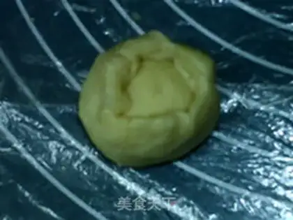 Make Sioux five-man ham moon cake step 8