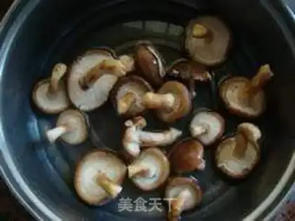 Make Spray with mushrooms step 1