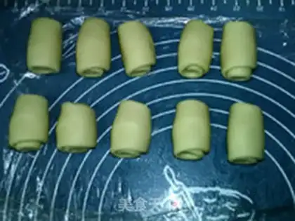 Make Sioux five-man ham moon cake step 15