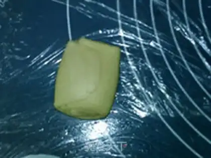 Make Sioux five-man ham moon cake step 17