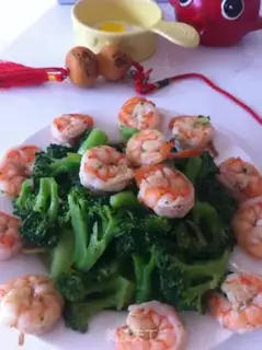 Make Shrimp balls with broccoli step 11