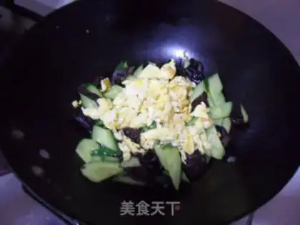 Make Pumpkin-mucked eggs step 10