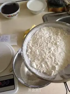 Make The cranberry marfin cake step 2