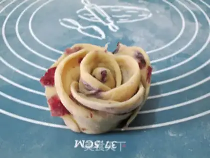 Make Cranberry rose rolls step 13