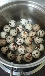 Make Quail egg red pork step 1