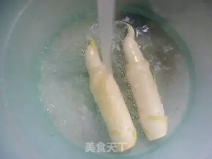 Make Carrot with white silk step 1