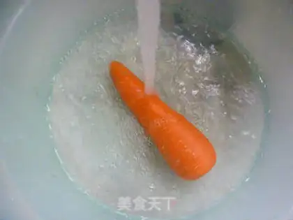 Make Carrot with white silk step 3