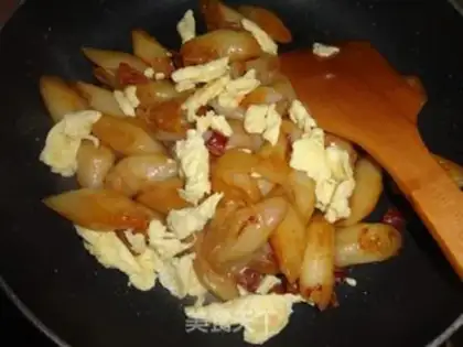 Make Weenie eggs and pork powder step 8