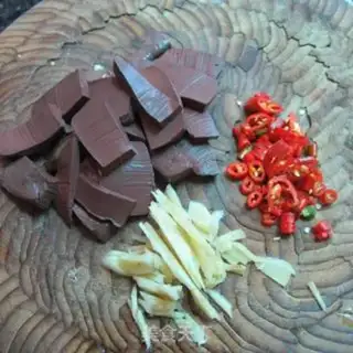 Make Paprika ginger pig blood step 1