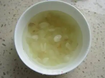 Make Soap horns, silver-eared rice step 1