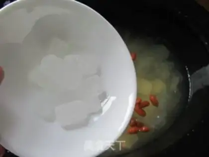Make Soap horns, silver-eared rice step 9