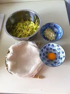 Make Pumpkin Spring Roll step 1