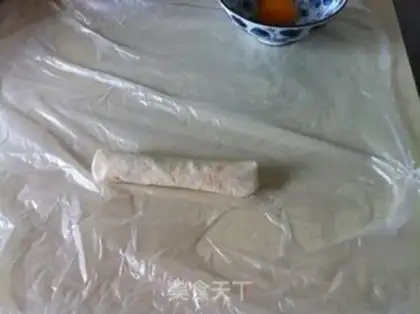 Make Pumpkin Spring Roll step 4