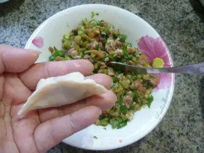 Make Celery pork dumplings step 8