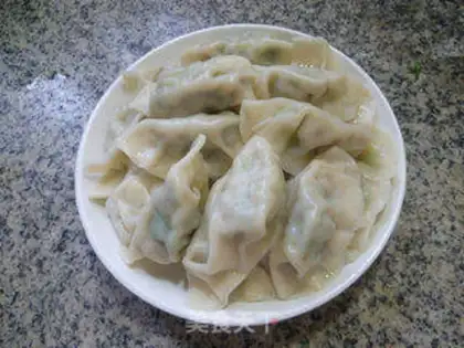 Make Celery pork dumplings step 12