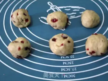 Make Cranberry rose rolls step 7