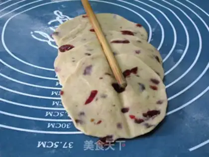 Make Cranberry rose rolls step 9