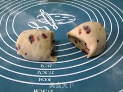 Make Cranberry rose rolls step 12