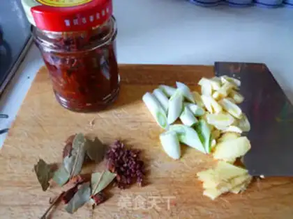 Make Spicy leather shrimp step 1