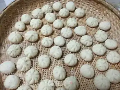 Make Fresh meat buns step 8