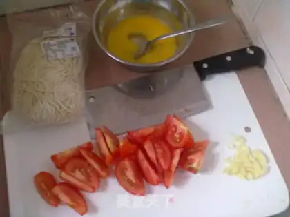Make Tomato egg noodles step 0