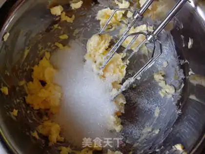 Make Cheese omelet step 1